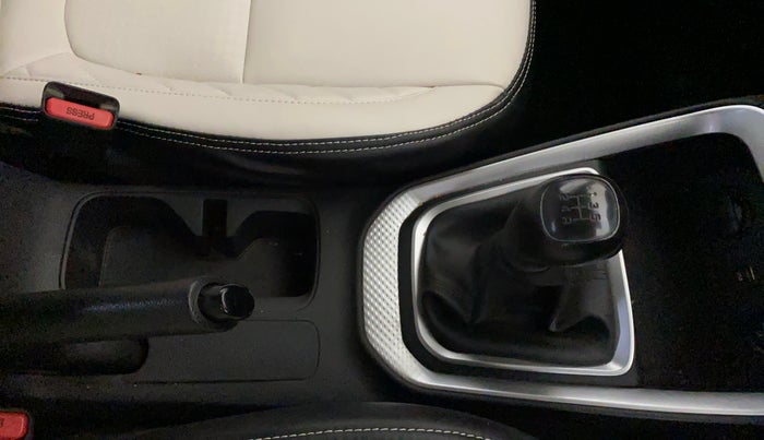 2022 KIA SONET HTK 1.2, Petrol, Manual, 98,946 km, Gear Lever