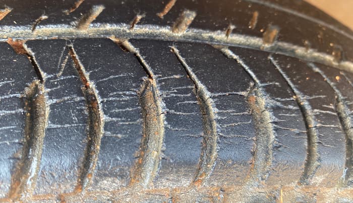 2015 Maruti Alto K10 VXI AMT, Petrol, Automatic, 45,256 km, Left Front Tyre Tread