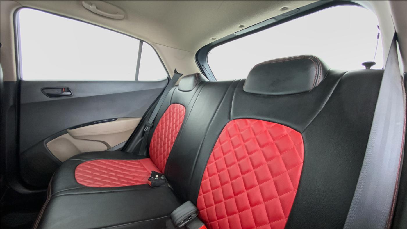 2017 Hyundai Grand i10 MAGNA 1.2 KAPPA VTVT, CNG, Manual, 35,810 km, Right Side Rear Door Cabin