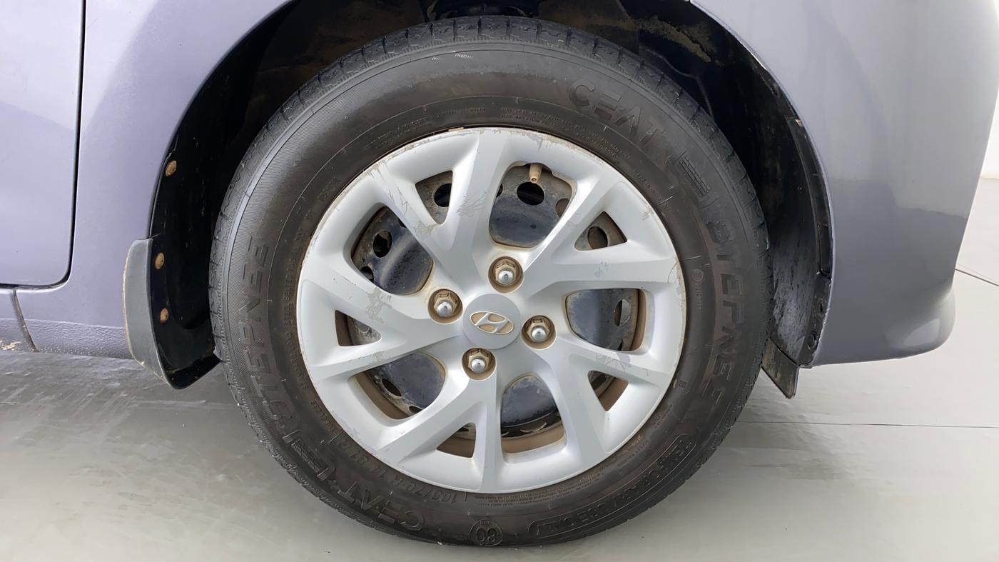 2017 Hyundai Grand i10 MAGNA 1.2 KAPPA VTVT, CNG, Manual, 35,810 km, Right Front Wheel