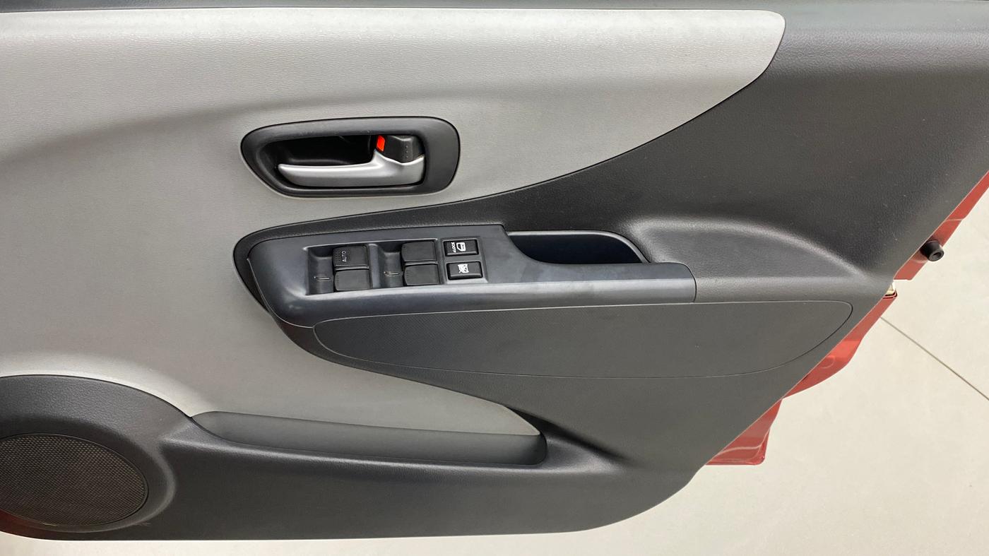 2010 Maruti A Star VXI, Petrol, Manual, 64,103 km, Driver Side Door Panels Control