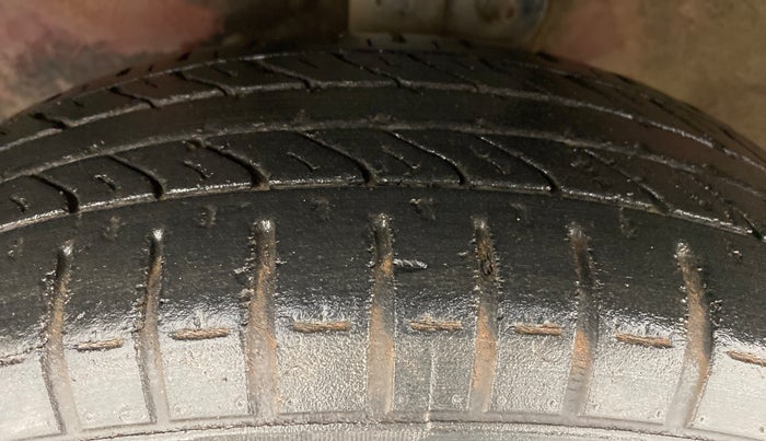 2010 Maruti A Star VXI, Petrol, Manual, 64,103 km, Left Front Tyre Tread