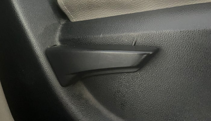 2016 Mahindra Kuv100 K2 PLUS 6 STR, Petrol, Manual, 19,783 km, Driver Side Adjustment Panel