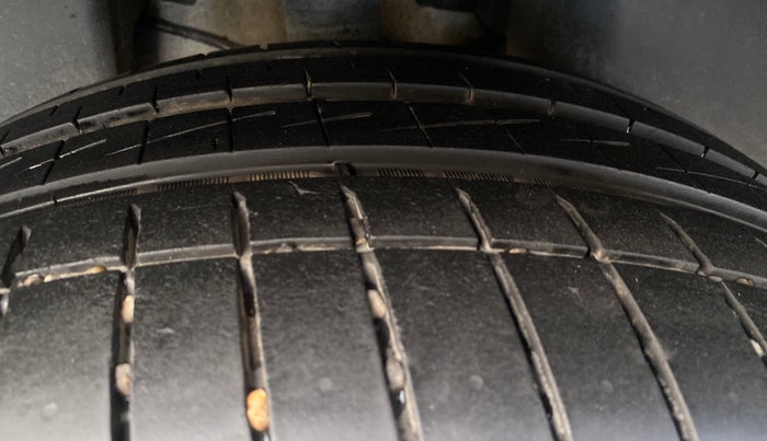 2021 Jeep Compass LIMITED (O) 1.4 PETROL DCT, Petrol, Automatic, 81,051 km, Right Rear Tyre Tread