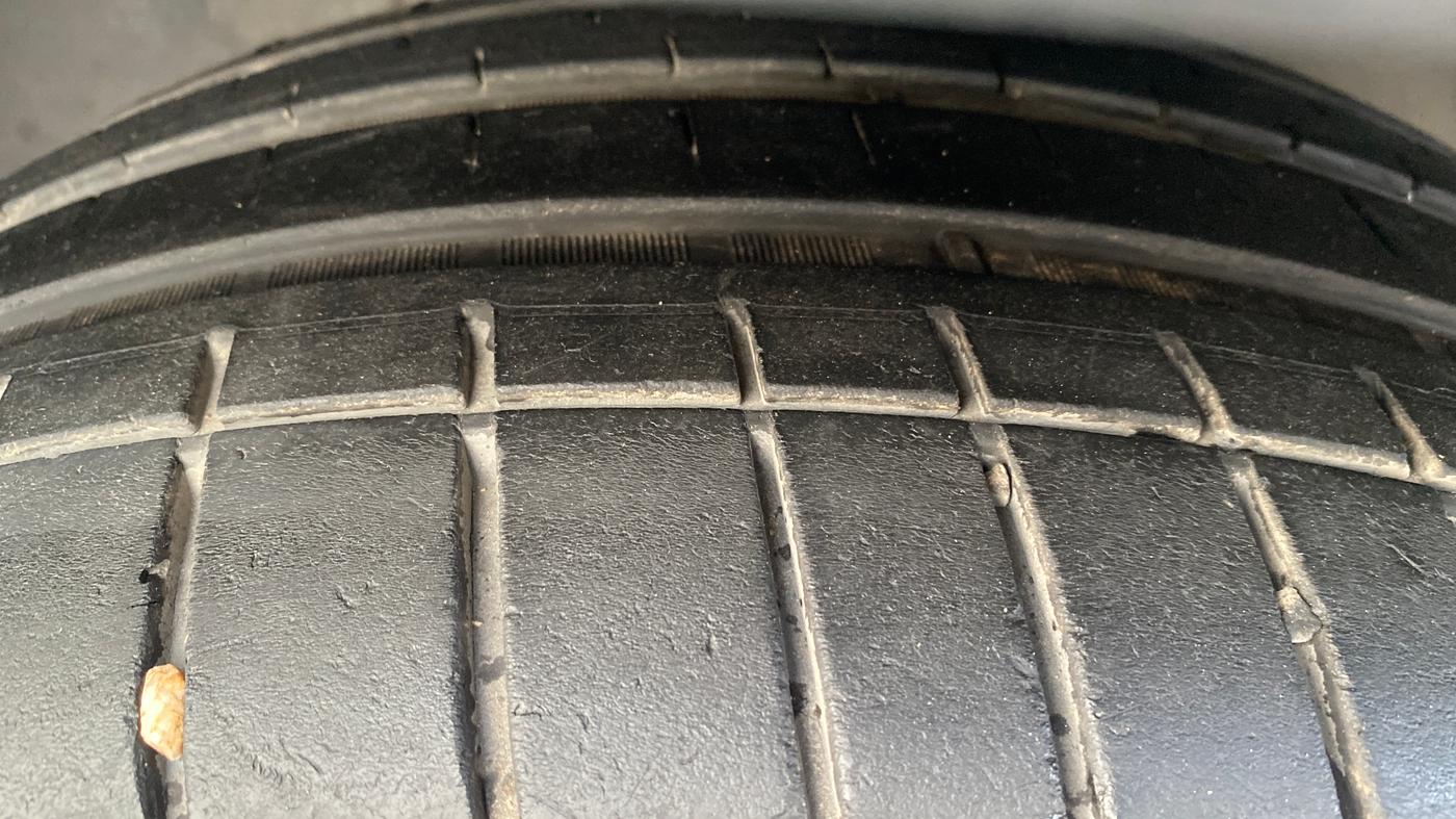 2021 Jeep Compass LIMITED (O) 1.4 PETROL DCT, Petrol, Automatic, 81,051 km, Right Front Tyre Tread