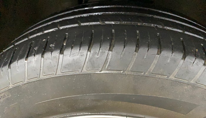 2022 Tata Harrier XTA 2.0L KRYOTEC PLUS, Diesel, Automatic, 73,326 km, Right Front Tyre Tread