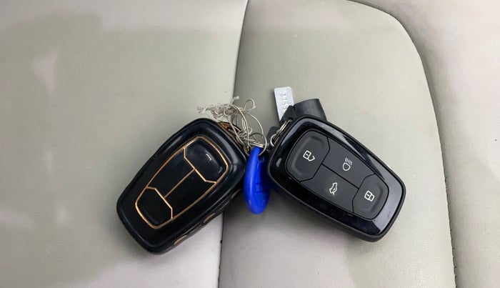 2022 Tata Harrier XTA 2.0L KRYOTEC PLUS, Diesel, Automatic, 73,326 km, Key Close Up