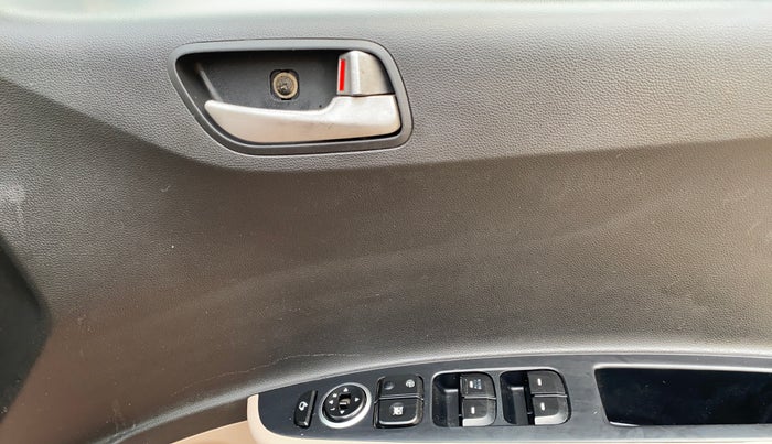2014 Hyundai Xcent SX 1.2, Petrol, Manual, 72,288 km, Driver Side Door Panels Control