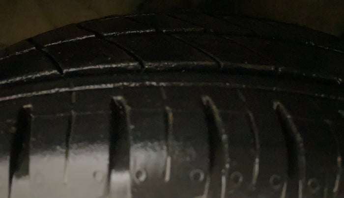 2014 Hyundai Xcent SX 1.2, Petrol, Manual, 72,288 km, Right Front Tyre Tread