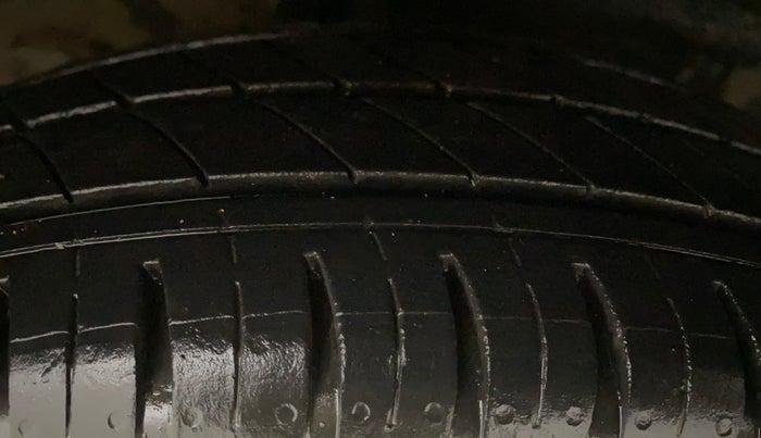 2014 Hyundai Xcent SX 1.2, Petrol, Manual, 72,288 km, Right Rear Tyre Tread