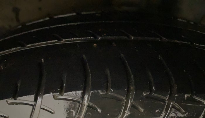 2014 Hyundai Xcent SX 1.2, Petrol, Manual, 72,288 km, Left Rear Tyre Tread