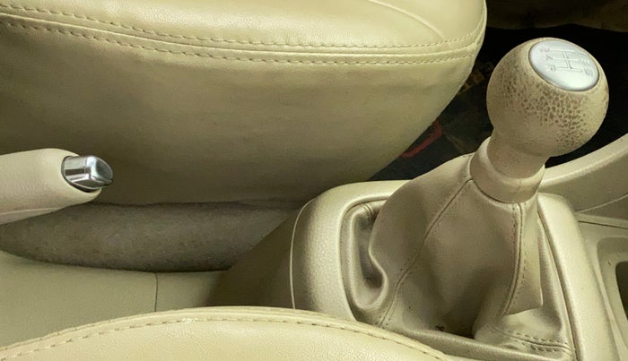 2017 Maruti Ertiga VXI, Petrol, Manual, 38,564 km, Gear Lever