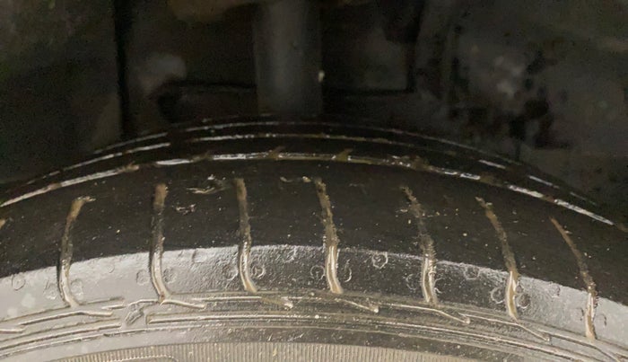 2021 Tata NEXON XM SUNROOF PETROL, Petrol, Manual, 43,865 km, Right Front Tyre Tread