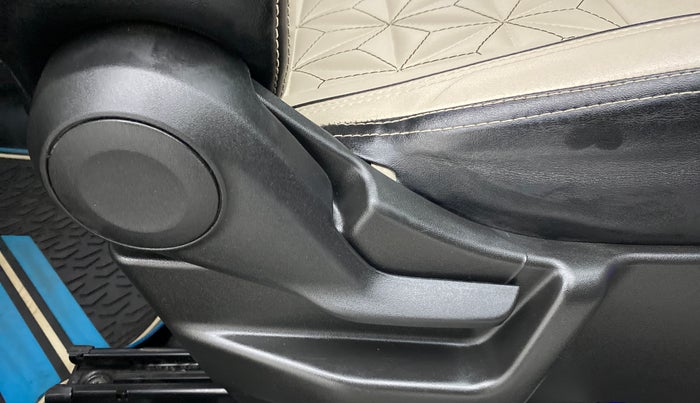 2021 Maruti New Wagon-R 1.0 Lxi (o) cng, CNG, Manual, 23,196 km, Driver Side Adjustment Panel