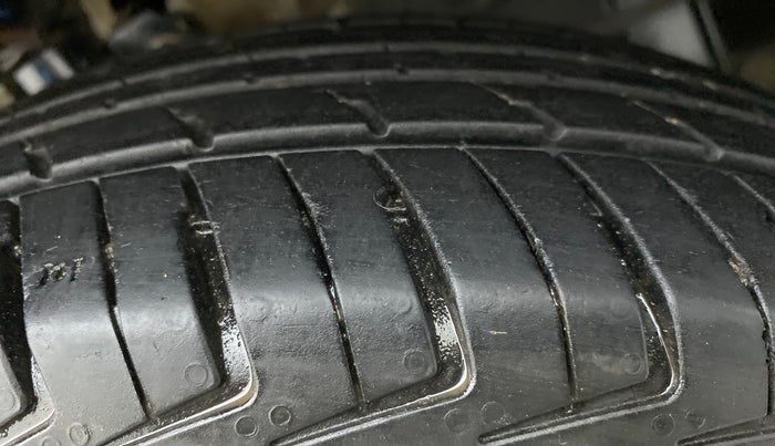 2021 Maruti New Wagon-R 1.0 Lxi (o) cng, CNG, Manual, 23,196 km, Right Front Tyre Tread