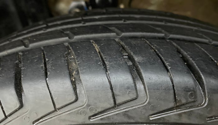 2021 Maruti New Wagon-R 1.0 Lxi (o) cng, CNG, Manual, 23,196 km, Left Front Tyre Tread