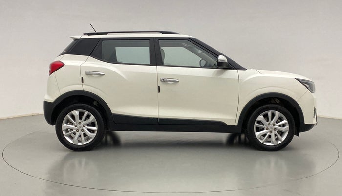 2021 Mahindra XUV300 W8 PETROL MT, Petrol, Manual, 13,426 km, Right Side View