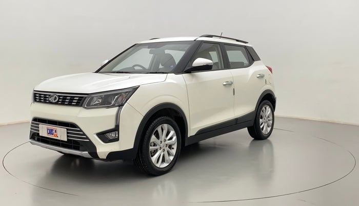 2021 Mahindra XUV300 W8 PETROL MT, Petrol, Manual, 13,426 km, Left Front Diagonal