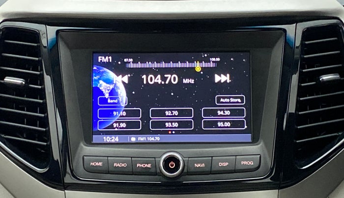 2021 Mahindra XUV300 W8 PETROL MT, Petrol, Manual, 13,426 km, Infotainment System