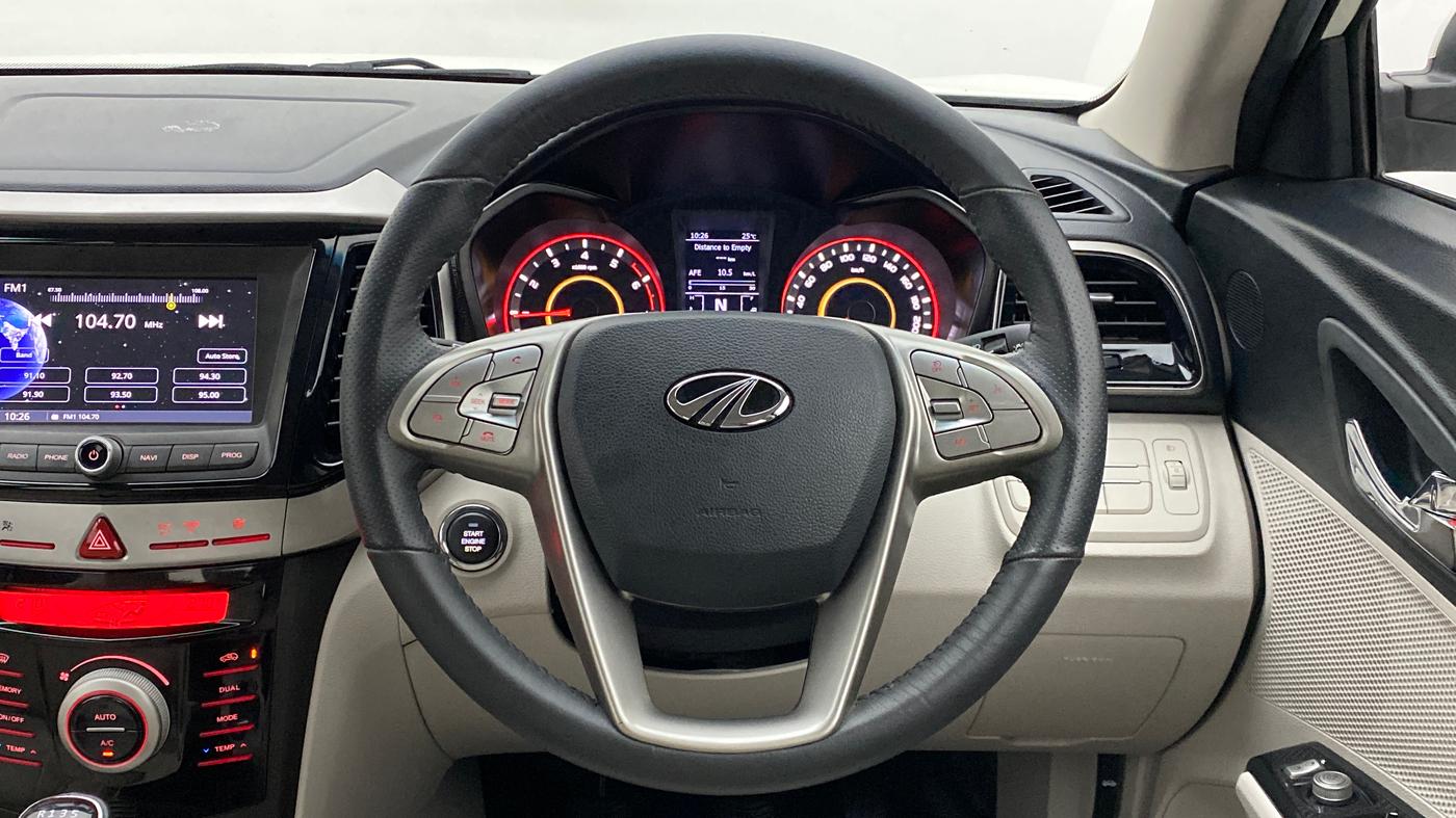 2021 Mahindra XUV300 W8 PETROL MT, Petrol, Manual, 13,426 km, Steering Wheel Close Up