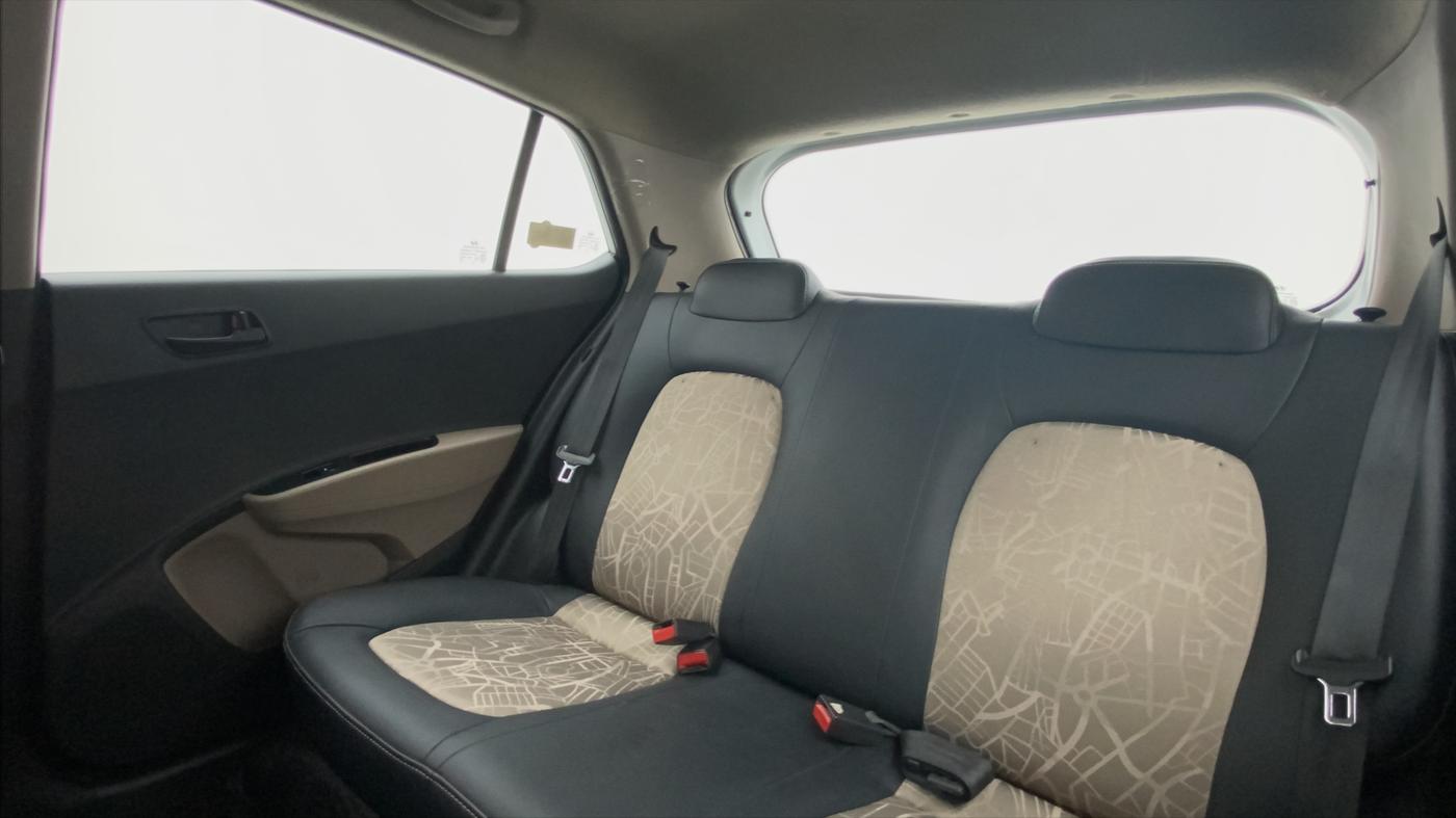 2019 Hyundai Grand i10 MAGNA 1.2 KAPPA VTVT, Petrol, Manual, 32,717 km, Right Side Rear Door Cabin
