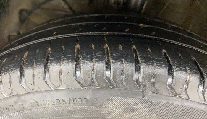 2019 Maruti Dzire ZXI, Petrol, Manual, 64,616 km, Left Front Tyre Tread