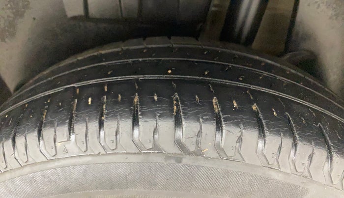 2019 Maruti Dzire ZXI, Petrol, Manual, 64,616 km, Left Rear Tyre Tread