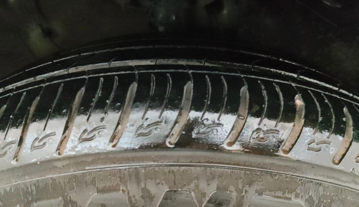 2024 KIA SONET HTX PLUS 1.5 DIESEL IMT, Diesel, Manual, 8,588 km, Right Front Tyre Tread