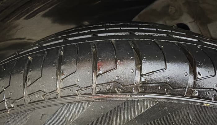 2022 Hyundai ALCAZAR PRESTIGE 2.0 MT 7STR, Petrol, Manual, 46,221 km, Left Front Tyre Tread