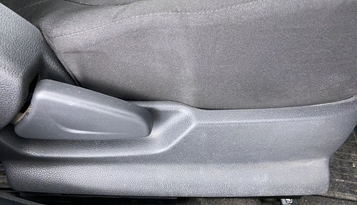 2015 Renault Kwid RXT, Petrol, Manual, 32,306 km, Driver Side Adjustment Panel