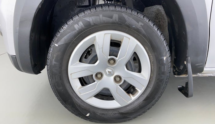 2015 Renault Kwid RXT, Petrol, Manual, 32,306 km, Left Front Wheel