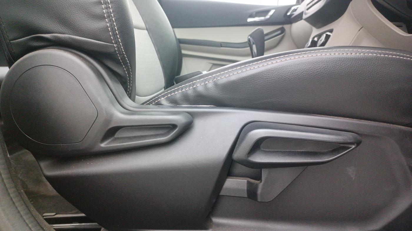 2023 Tata Tiago XZA PLUS PETROL, Petrol, Automatic, 27,220 km, Driver Side Adjustment Panel