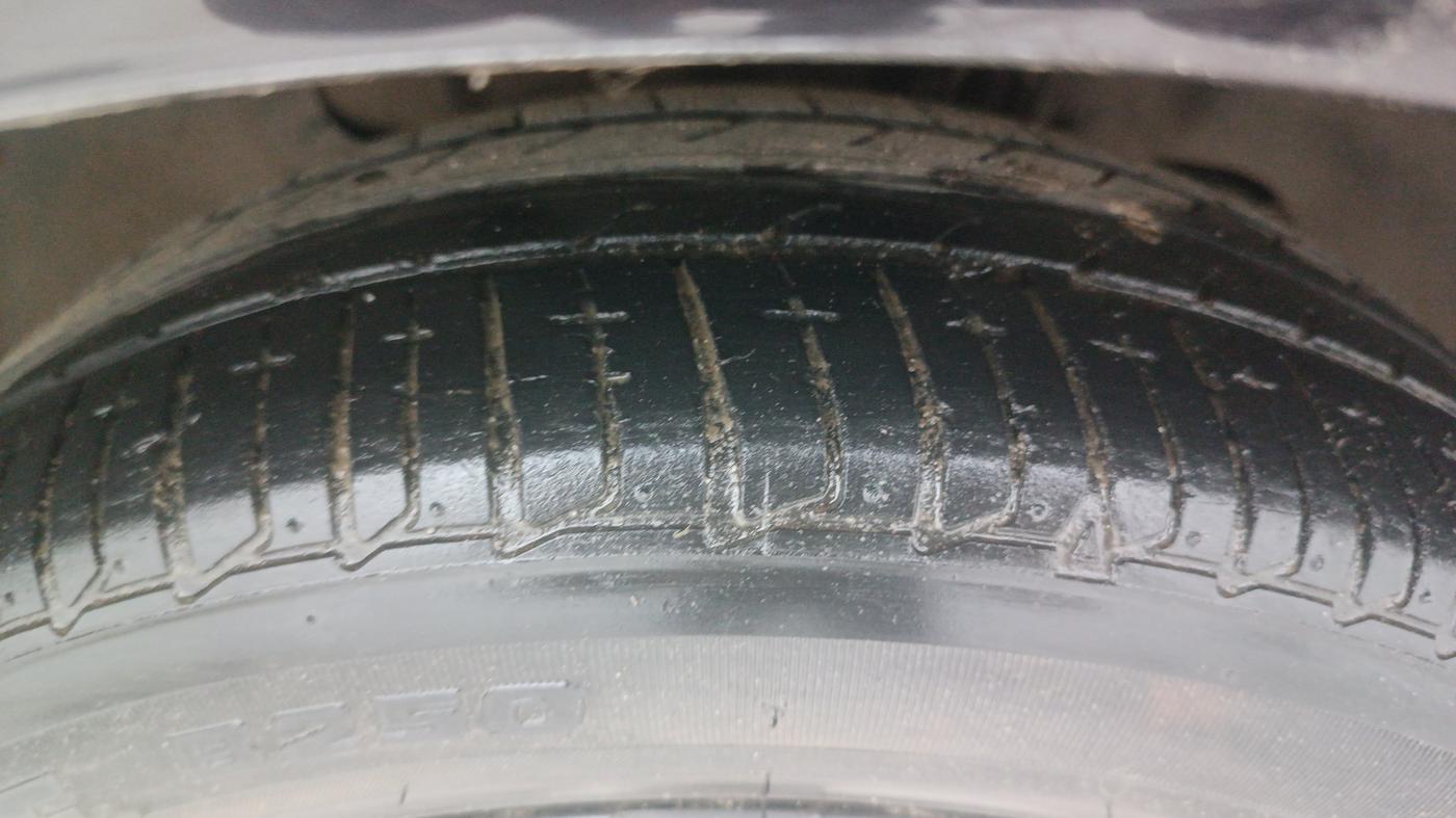 2023 Tata Tiago XZA PLUS PETROL, Petrol, Automatic, 27,220 km, Right Front Tyre Tread