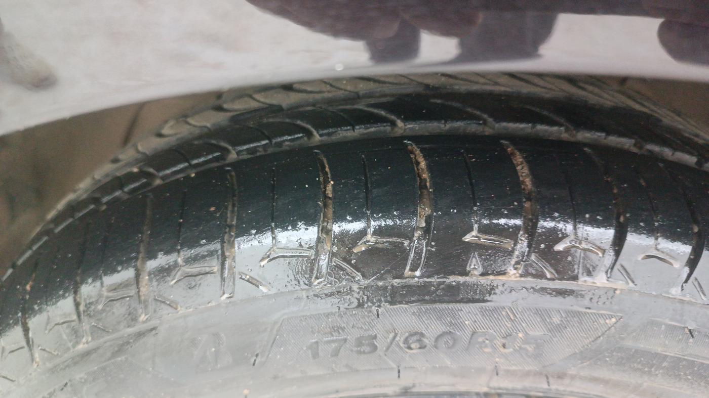 2023 Tata Tiago XZA PLUS PETROL, Petrol, Automatic, 27,220 km, Left Front Tyre Tread