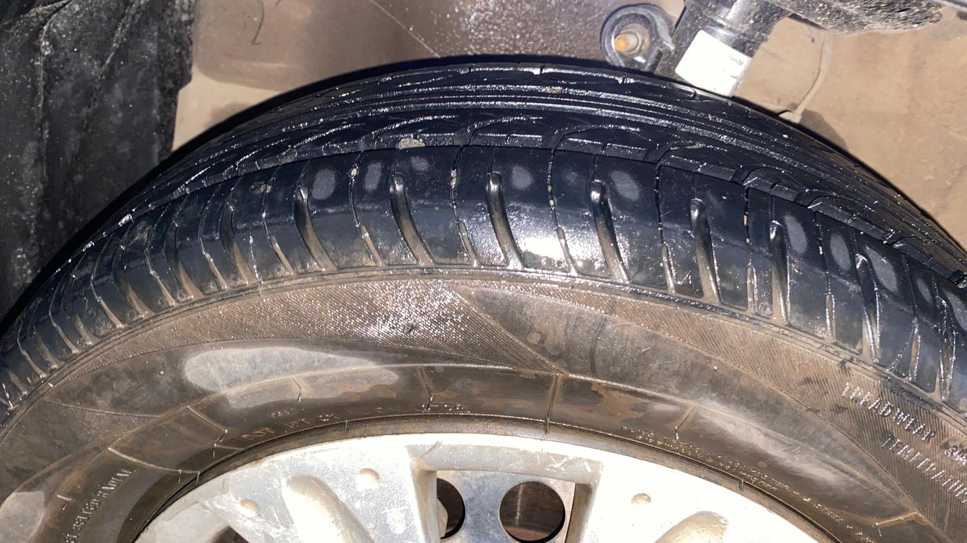 2014 Honda Amaze 1.2L I-VTEC S AT, Petrol, Automatic, 45,254 km, Left Front Tyre Tread