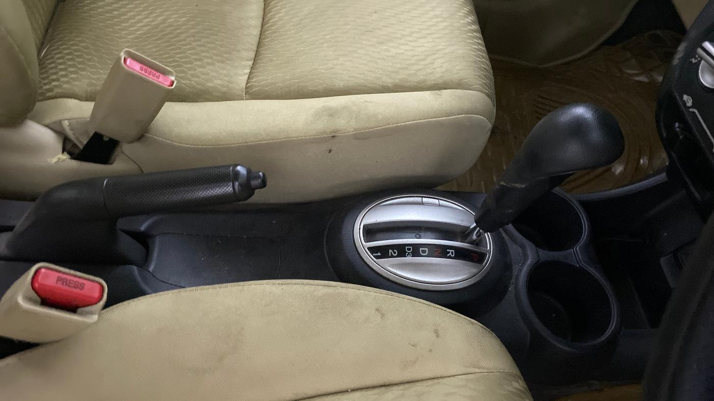 2014 Honda Amaze 1.2L I-VTEC S AT, Petrol, Automatic, 45,254 km, Gear Lever