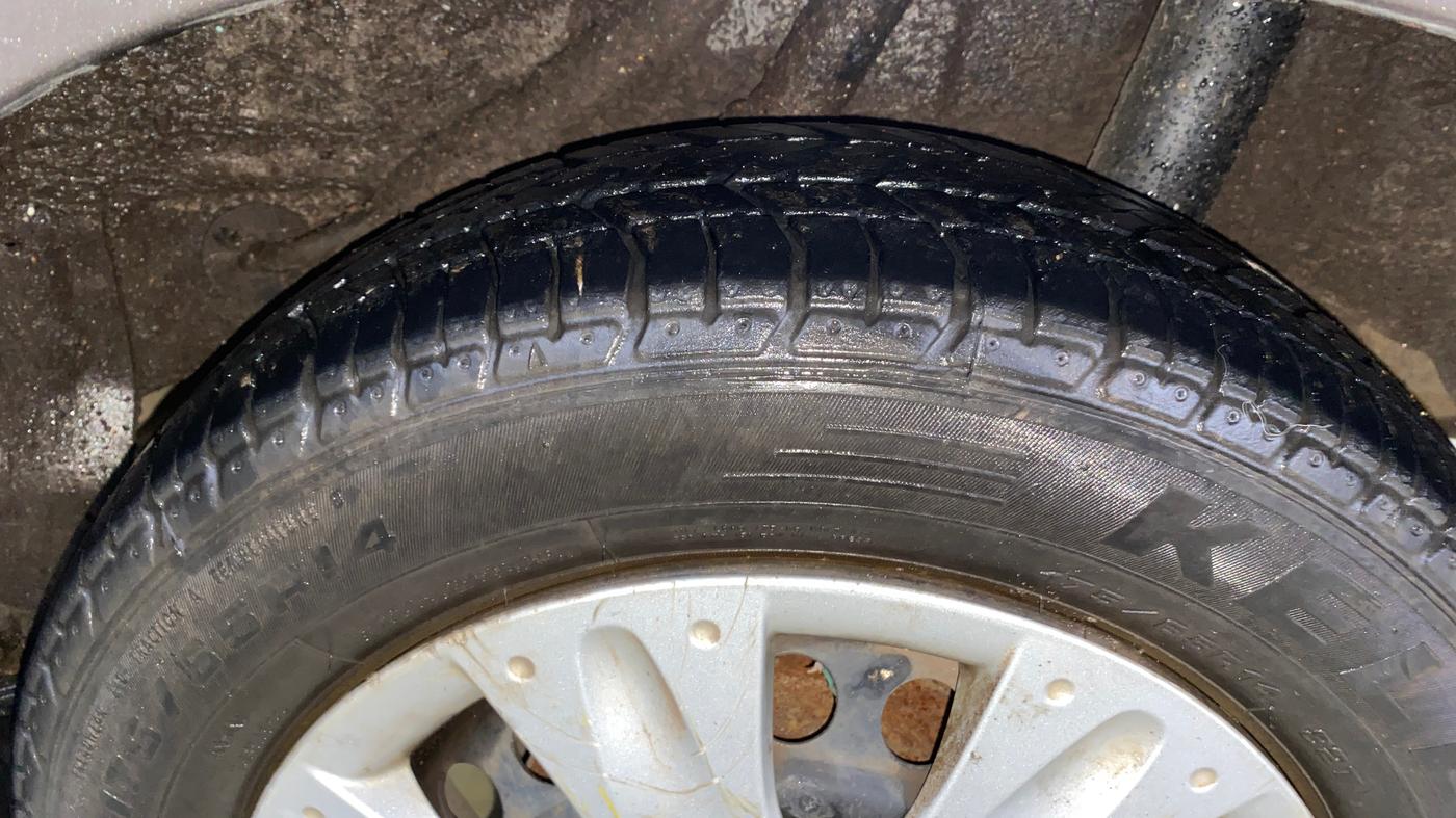 2014 Honda Amaze 1.2L I-VTEC S AT, Petrol, Automatic, 45,254 km, Left Rear Tyre Tread