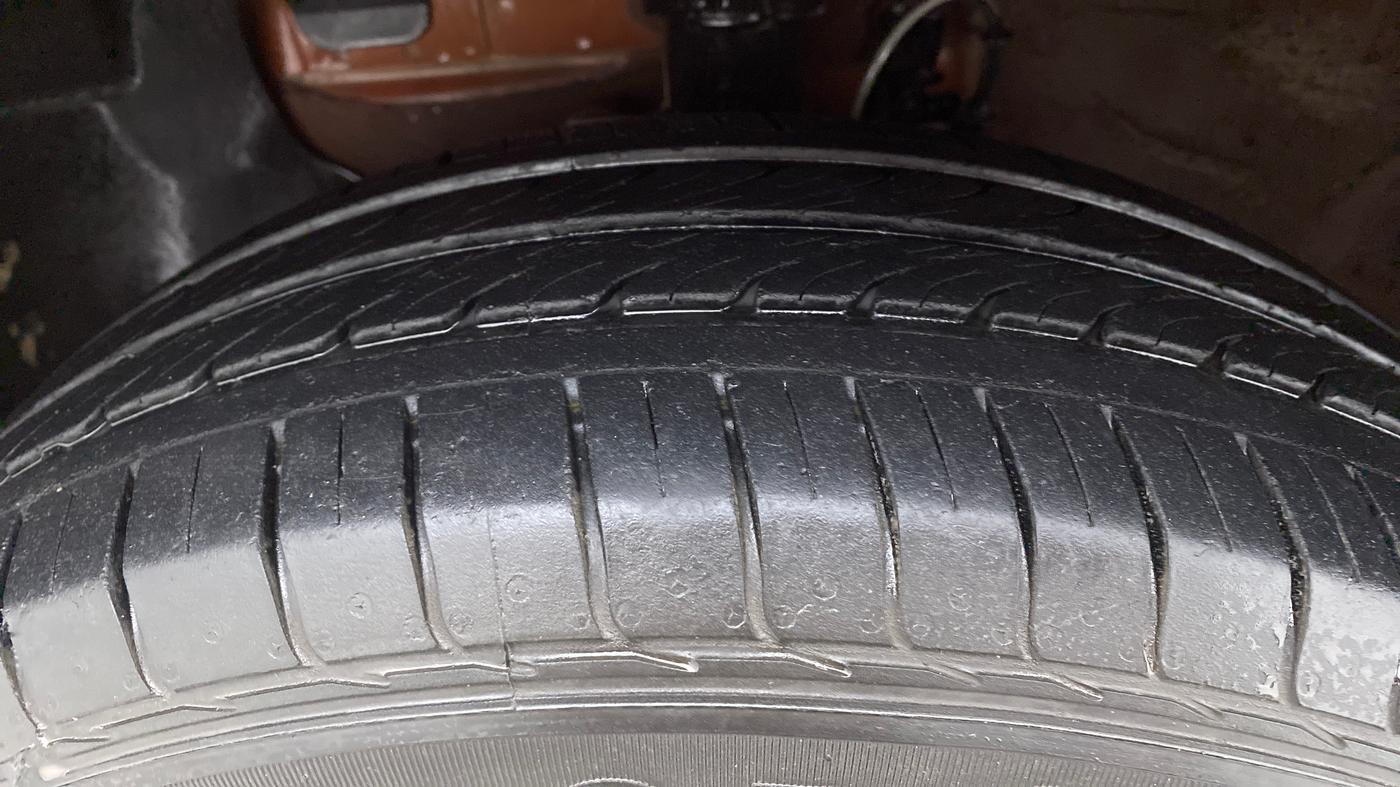 2017 Hyundai Elite i20 SPORTZ 1.2, Petrol, Manual, 29,524 km, Left Front Tyre Tread