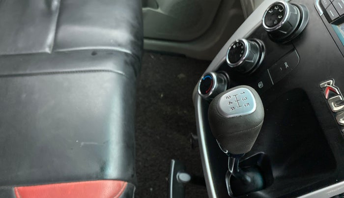 2016 Mahindra Kuv100 K6 D 6 STR, Diesel, Manual, 87,242 km, Gear Lever