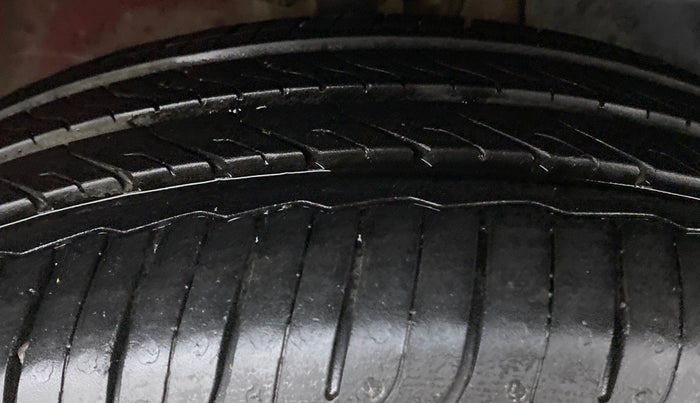 2016 Mahindra Kuv100 K6 D 6 STR, Diesel, Manual, 87,242 km, Right Front Tyre Tread
