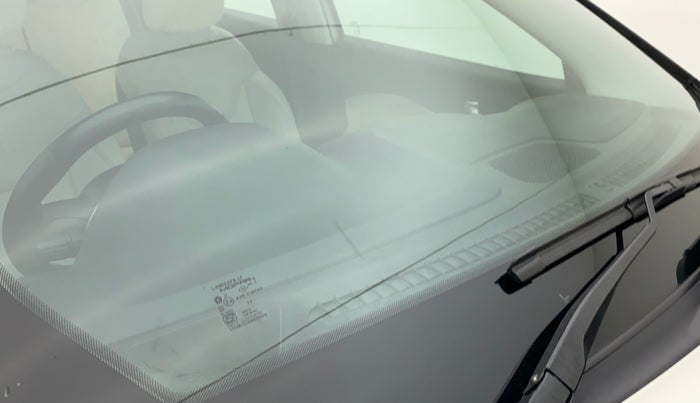 2020 Jeep Compass LIMITED PLUS DIESEL, Diesel, Manual, 28,946 km, Front windshield - Minor spot on windshield