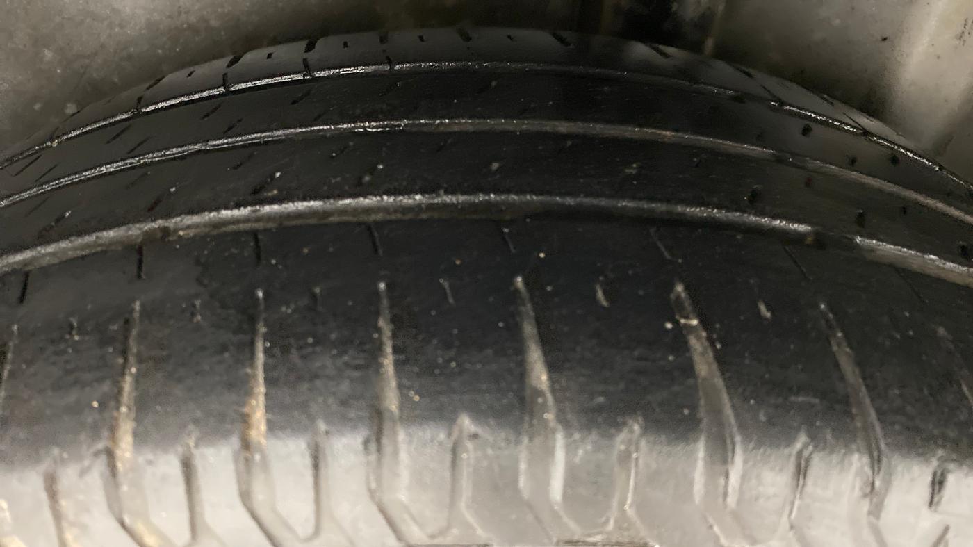 2011 Maruti Swift ZXI D, Petrol, Manual, 59,913 km, Left Rear Tyre Tread