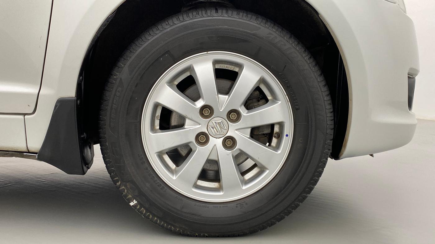 2011 Maruti Swift ZXI D, Petrol, Manual, 59,913 km, Right Front Wheel