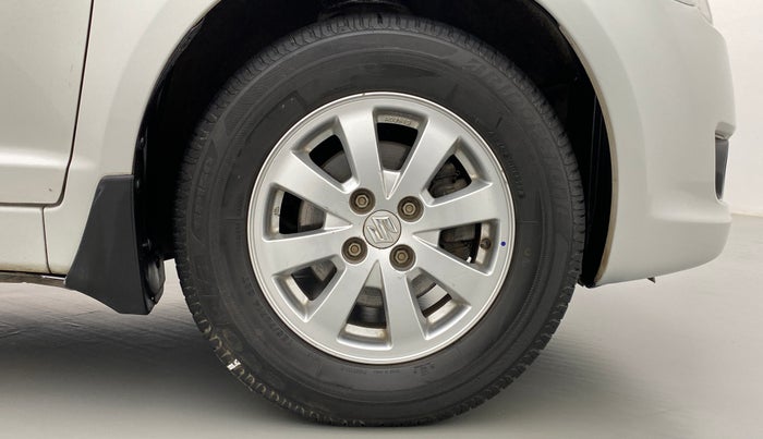 2011 Maruti Swift ZXI D, Petrol, Manual, 59,913 km, Right Front Wheel