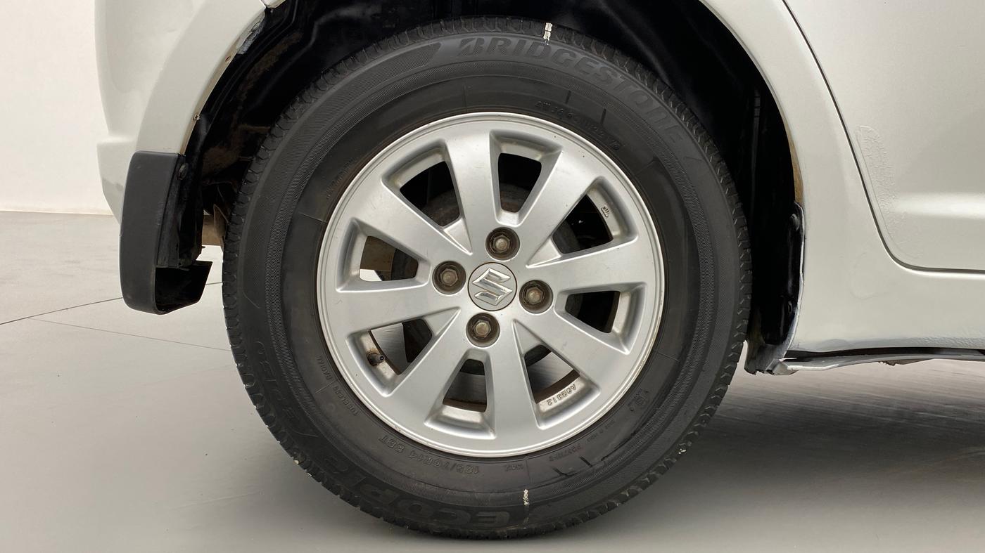 2011 Maruti Swift ZXI D, Petrol, Manual, 59,913 km, Right Rear Wheel