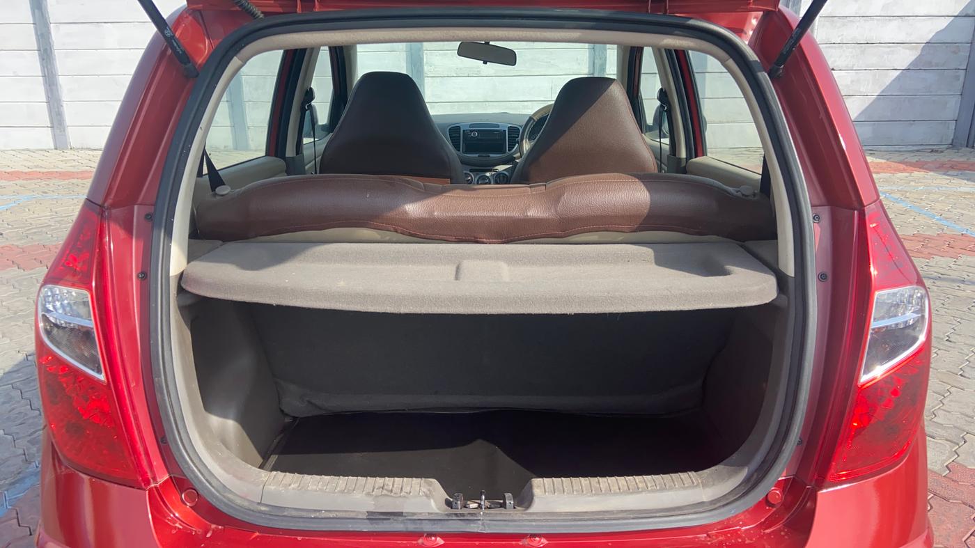 2013 Hyundai i10 MAGNA 1.2, Petrol, Manual, 55,606 km, Boot Inside