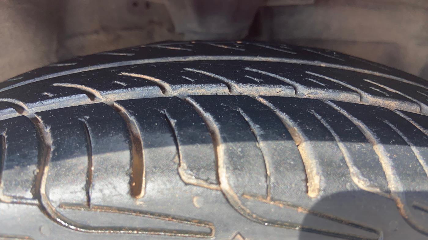 2013 Hyundai i10 MAGNA 1.2, Petrol, Manual, 55,606 km, Right Front Tyre Tread
