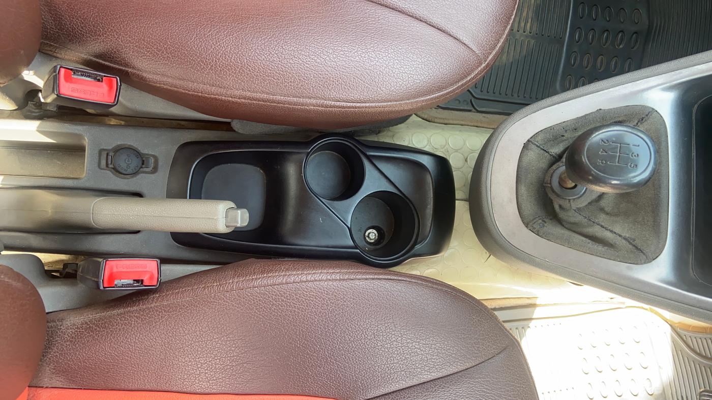 2013 Hyundai i10 MAGNA 1.2, Petrol, Manual, 55,606 km, Gear Lever