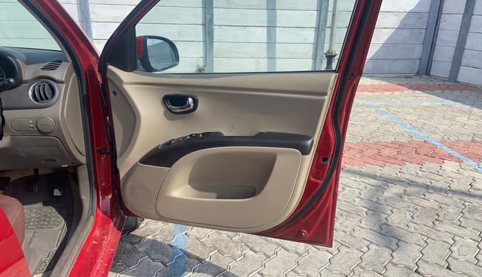 2013 Hyundai i10 MAGNA 1.2, Petrol, Manual, 55,606 km, Driver Side Door Panels Control