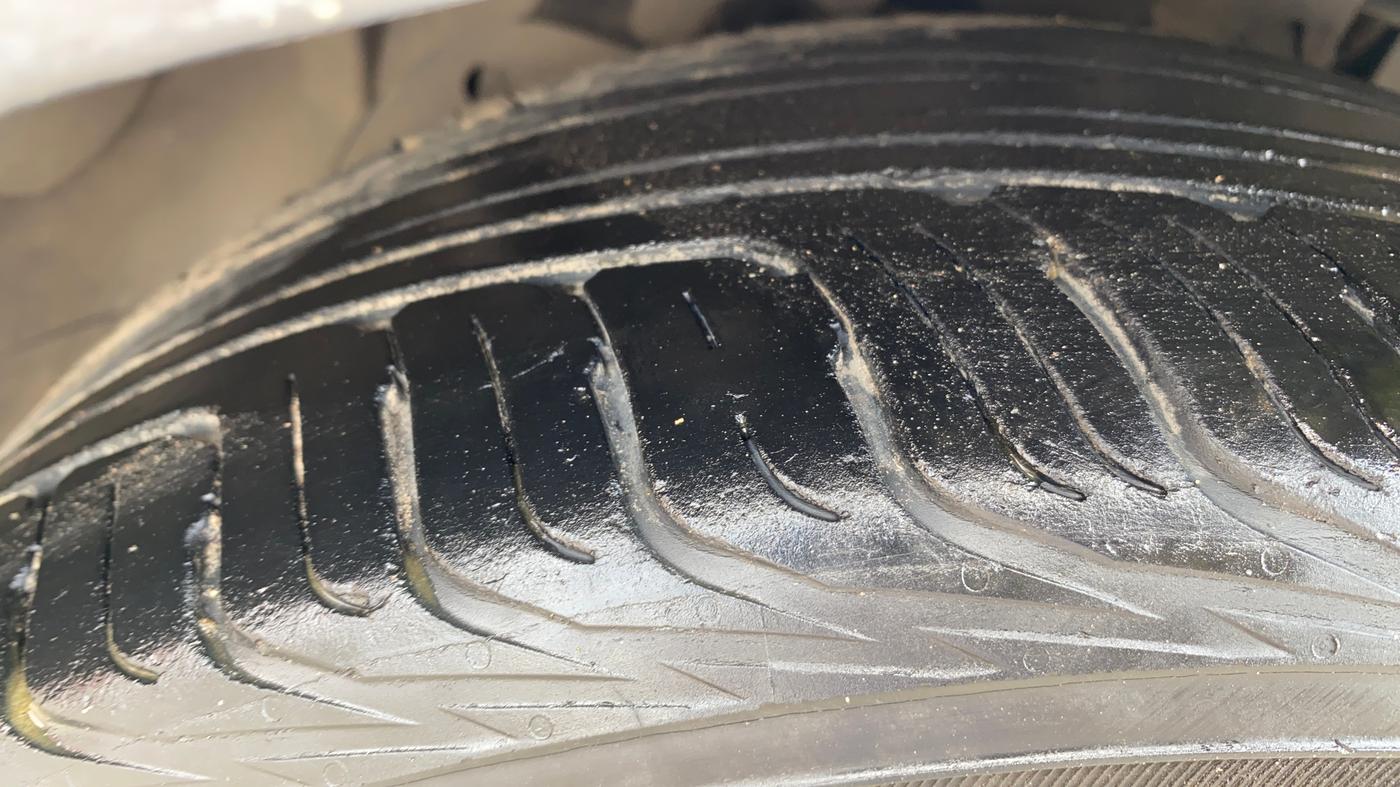 2021 Ford New Figo TITANIUM 1.2 PETROL MT, Petrol, Manual, 83,148 km, Left Front Tyre Tread